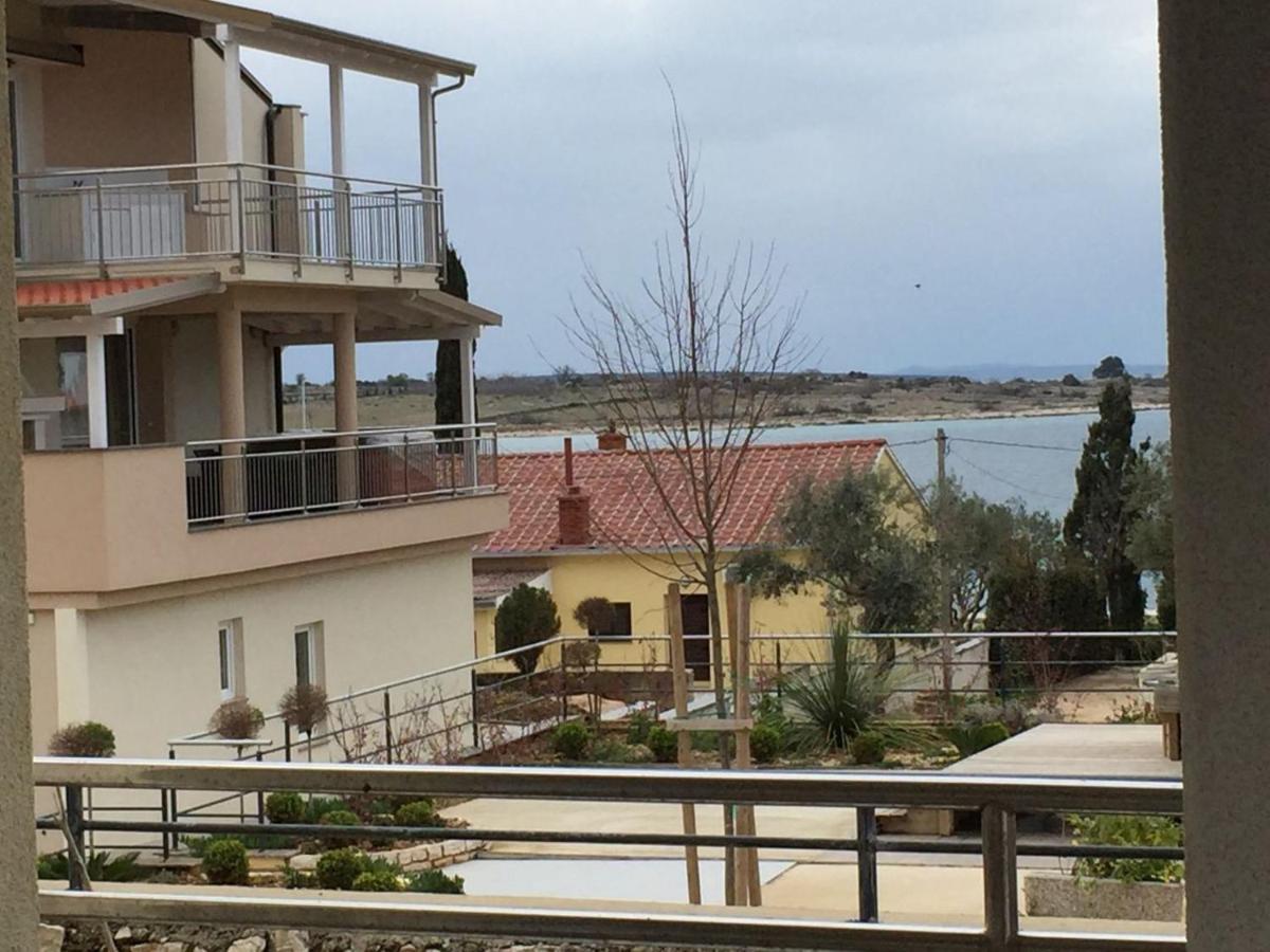 Apartments Puky Dreams Novalja Luaran gambar
