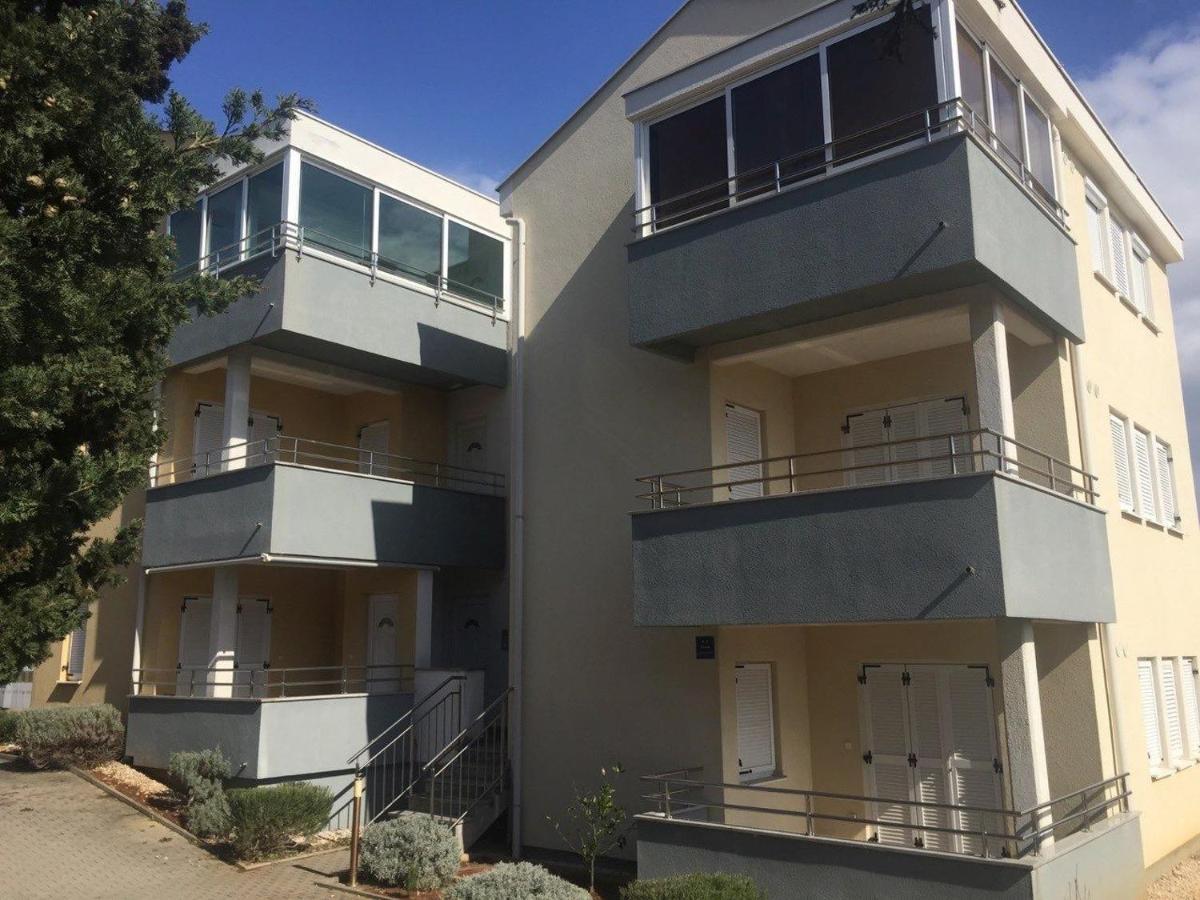 Apartments Puky Dreams Novalja Luaran gambar
