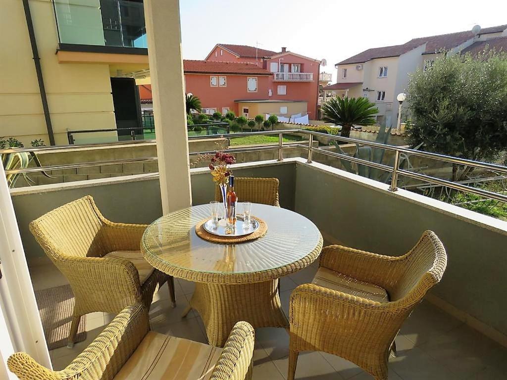 Apartments Puky Dreams Novalja Luaran gambar