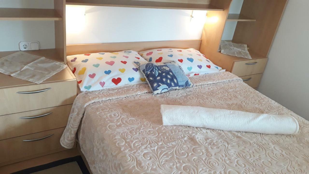 Apartments Puky Dreams Novalja Luaran gambar