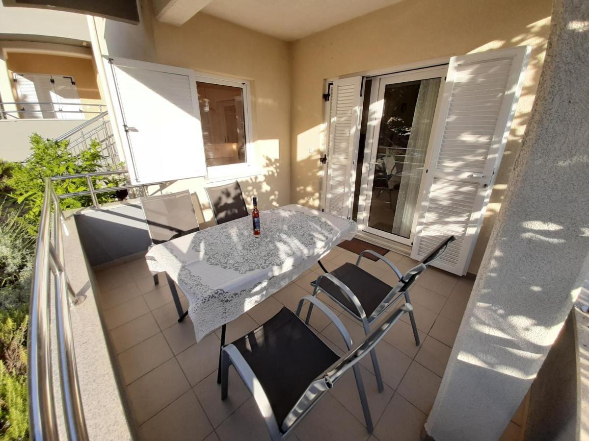 Apartments Puky Dreams Novalja Luaran gambar