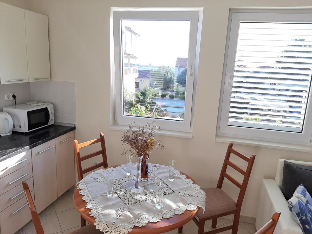 Apartments Puky Dreams Novalja Luaran gambar
