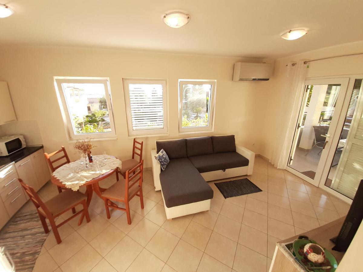 Apartments Puky Dreams Novalja Luaran gambar